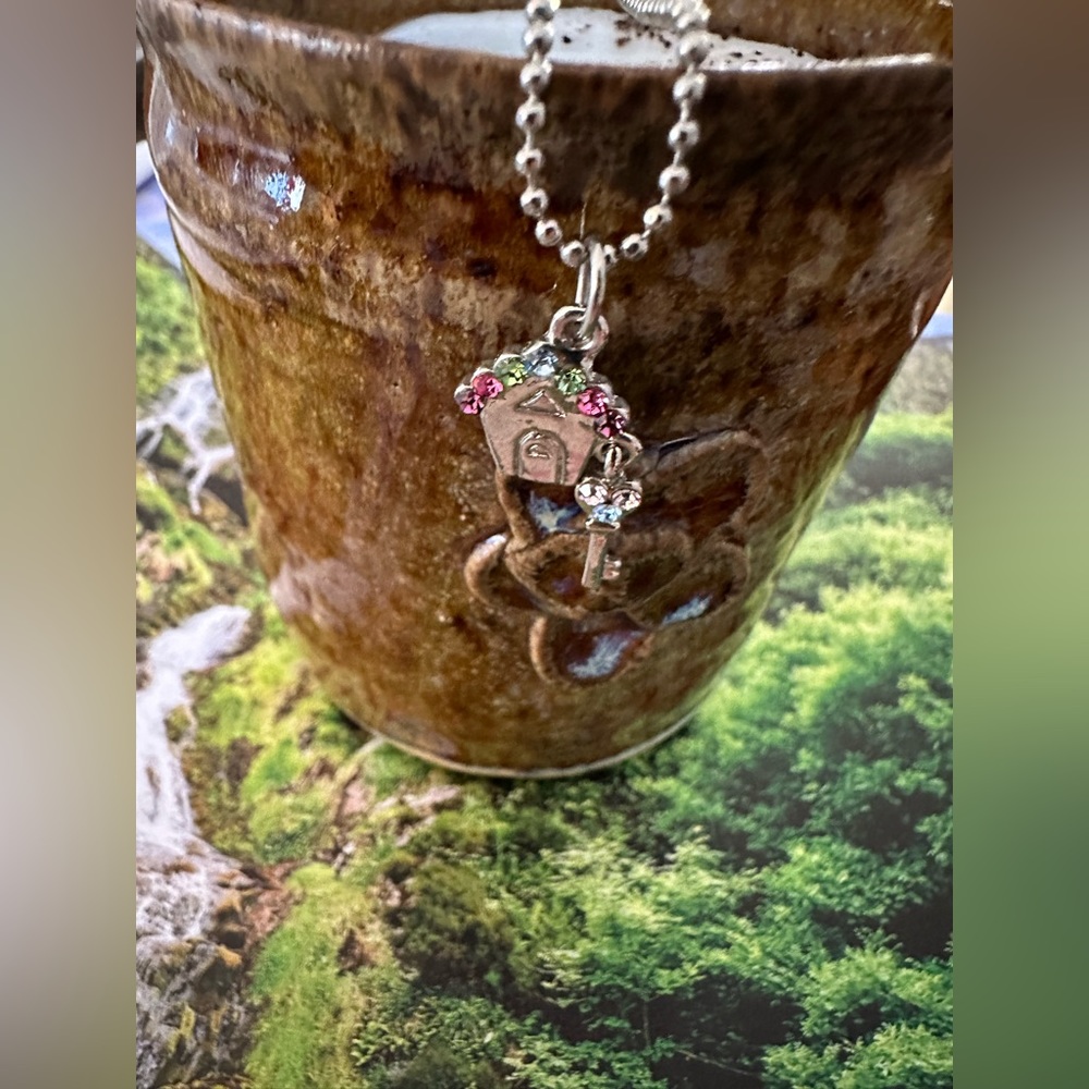 House 🏡 pendant necklace